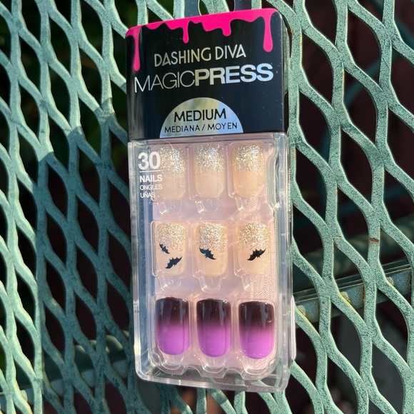 Dashing Diva Magic Press, Halloween edition press on nails - Picture 2 of 4